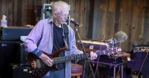 Phil Lesh & Friends Revisit '73 UCLA "Playing" Sandwich With Adam MacDougall At Terrapin Clubhouse [Watch]
