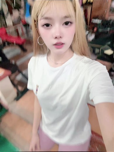 ไปฟิตเนส เหนื่อยๆ หน้าซีด แทบตุย เพื่อนบอก ภูมิใจว่ะ มีเพื่อนสวย ????? 5555555 ทรีตกูดีมากกกกก55555 พลังพวกจากชายแท้ #kkc #spukk