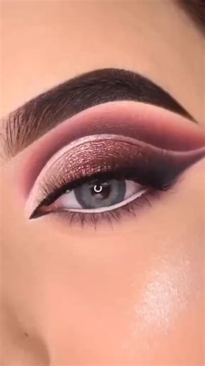 Join Our Free Online Makeup Training Session