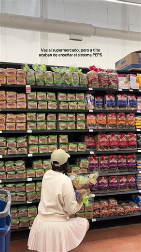 @wellness_ara on Instagram: "✨¿Qué es el sistema PEPS? ✨ Es el método donde lo primero que entra, es lo primero que sale En el supermercado se aplica colocando al frente los alimentos con mayor tiempo en anaquel y detrás los recién llegados, para evitar caducidades, desperdicio y mermas.🛒 #nutricion #nutrióloga #estudiante #peps #fypage"