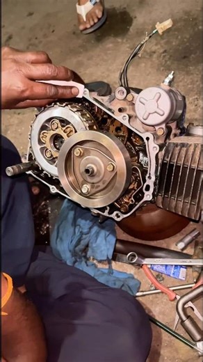Super splender Engine Fitting #shorts #ytshorts #mechanic #enginefitting #viral