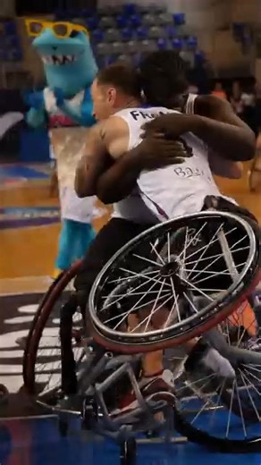 🤩 20 ans après, l'équipe de France masculine de basket fauteuil retrouvera les Jeux Paralympiques à #Paris2024 🔥 RDV à l’Arena Bercy à partir du 29 août prochain 🏀 🔵⚪🔴 Bravo les #Bleus 👏👏👏 #Basket #Sport #JeuxParalympiques #Handisport #France #Handicap | Coeur Handisport