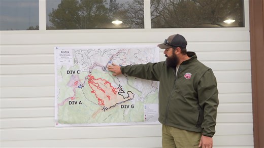 Robb Davis, Operations Section Chief on the Bee Rock Creek Fire, goes over operational plans for today. | U.S. Forest Service - National Forests in North Carolina
