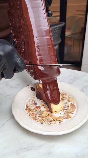 禁断のラクレットチョコバスクチーズケーキ