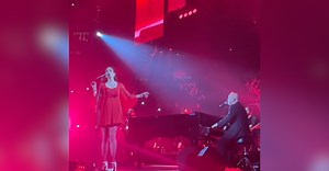Billy Joel’s Daughter Joins Him Onstage For Stunning Duet At Madison Square Garden.