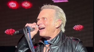 DAVID LEE ROTH Returns To The Stage With First Full Performance In Over Five Years At M3 Rock Festival 2025 (Video)