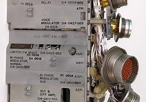 Reverse-engineering the Apollo spacecraft's FM radio