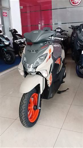 Previously not selling well, now the Gear Ultima Solid Orange 2026 is selling very well.