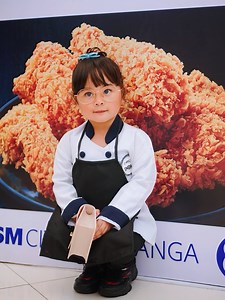 Mainit ang pag welcome sa busog at pinakamaliit na Chef dito sa Vikings #diychefuniform #diyprincess #diyideas | Mama Rochelle & Indai Eunice Vlog