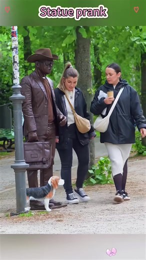 Funny statue prank😂 #funnyvideo #prank #scaryprank #bushmanprank #statueprank