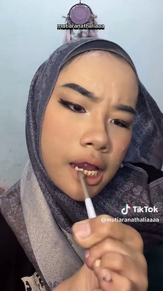 Stunning Arabian Makeup Tutorial for All Skin Types