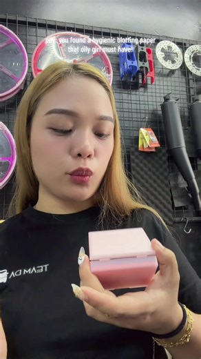 The Essential Blotting Paper for Oily Skin