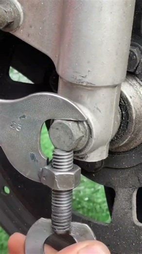 Genius Mechanic Hack to Turn Small Bolts with Big Wrenches