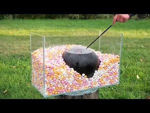 Experiment: Giant Coca Cola Balloon VS Mentos