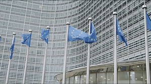 Eu Flags Displayed Modern Glass Office: vídeo stock (100% livre de direitos) 3523026397 | Shutterstock