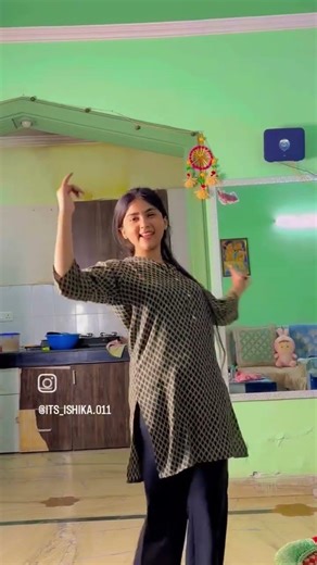 inka pyaya sa dance 💃💃 #love #trending #shorts #ishukamohit