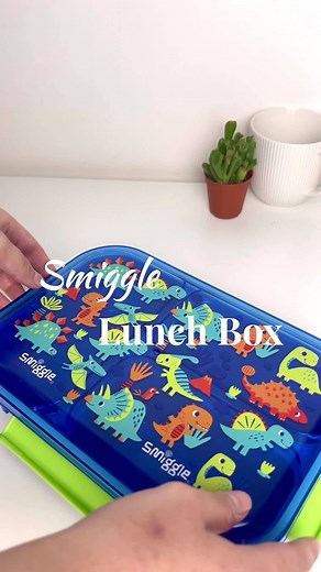 Colorful and Convenient Smiggle Lunch Box for All Your Meal Needs!