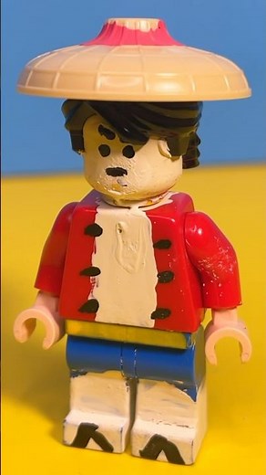 Building Luffy from One Piece in LEGO…
