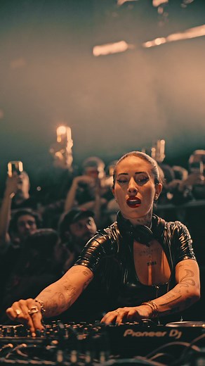 Indira Paganotto Live Performance at First Festival Genova