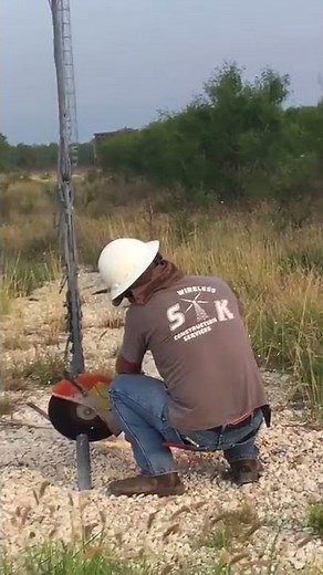 Cell Phone Tower CRASHES to the ground MUST SEE!! HUGE FALL!!