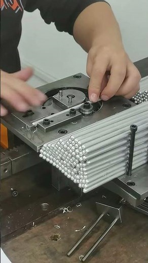 The bending process of metal rods- Good tools and machinery make work easy