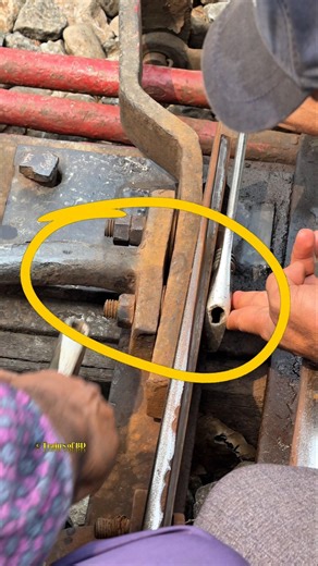 Switch rail repair by Key Man. #train #railtrack #ytshorts