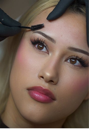 Microblading Brows at Fleek Ink in Zürich