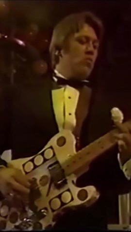 MissMissyPhillly🎼🎹🎸 on Instagram: "Chicago -Old Days 1975 “Old Days” is a song written by James Pankow for the group Chicago and recorded for their album Chicago VIII (1975). It was the second single released from that album with lead vocals by Peter Cetera. #chicago #olddays#fyp #foryou #70smusic #70ssong #petercetera #terrykath #robertlamm #dannyseraphine #leeloughnane #jamespankow #walterparazaider #popmusic #lyrics #memories #goat #musicvideo #jazzrock#1970#1970smusic #popmusic"