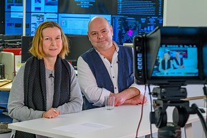 1.8K views · 17 reactions | Seit 2019 gibt es den Erzgebirgskrimi. Am Samstag wird um 20:15 Uhr im ZDF eine neue Folge ausgestrahlt. Redakteur Jörg Telemann fragt die Kultur- und Medien-Journalistin Katharina Leuoth, die den Erzgebirgskrimi regelmäßig für die „Freie Presse“ verfolgt. | Freie Presse | Facebook