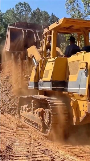 Komatsu D66 Loader Digging basement foundation #heavyequipment #excavation