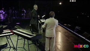 169K views · 10K reactions | En Febrero del 2018 tuve el honor y el placer de participar en el concierto por el 80 aniversario del Maestro Armando Manzanero, el estado mexicano le otorgó una de las siete maravillas del mundo, la pirámide de Chichénitza. Hoy todos nosotros y el pueblo mexicano estamos perdiendo a un gran hombre y un compositor único. Rip Maestro  Eros #ArmandoManzanero | Eros Ramazzotti | Facebook