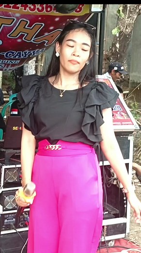 7.7K views · 97 reactions | Wiwi Adhya - Parakang makkunrai #bugisviral #electone | New BK Sound | Facebook