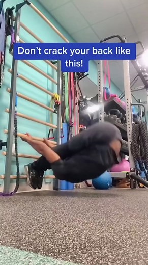 Crack your back the proper way! 👍 FOLLOW FOR MORE TIPS! #chiro #backcrack #howto #Chiropractic #backpain #backpainrelief #physiotherapy #physicaltherapy #fypシ゚ #virals #viralreels | Physical Therapy Session