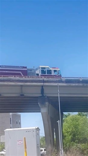 Fire truck responding to fire call ‪@trainandrobloxrailfanner8163‬ ‪@RIPNS1072PRODUCTIONS‬ ￼