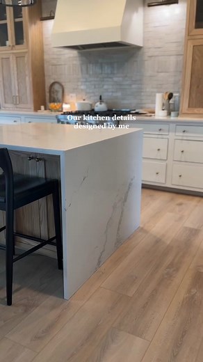 The most beautiful quartz! Caesarstone Quartz 5031 Statuario Maximus #caesarstone @Caesarstone North America #interiordesign #kitchendesign
