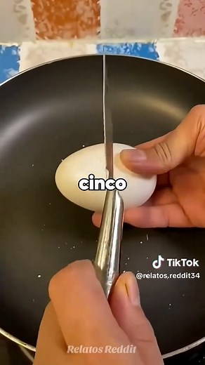 La razón aterradora de dormir con la TV encendida