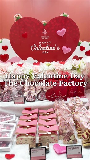Valentine นี้ให้ The Chocolate Factory ดูแลความรักของคุณนะคะ 💖 ✨SHOP The Chocolate Factory The PARQ Siam Paragon The Promenade Chulalongkorn Hospital Robinson Lifestyle Ratchapruek Samitivej International Children’s Hospital ✨RESTAURANT The Chocolate Factory Phrannok (พุทธมณฑลสาย 4 - กรุงเทพ) Khao Yai Hua Hin Pattaya-Sukhumvit Pattaya Khao Phra Tamnak ✨Booth Central Westville Emquartier Central World Central Dusit 🛒 สั่งได้แล้ววันนี้ทาง LINE Official: @chocfac หรือ link : https://shop.line.me/