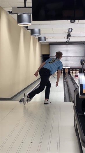 Robert Vater on Instagram: "@bowlwithbrunswick Crown 78U on PBA Wolf 32’ This ball will bring a stronger and smoother shape compared to the Hammer Black Pearl Urethane. Head to efx.co and use code “ROVA” for a total of 30% OFF sitewide during Cyber Week (December 1-7)! #BrunswickBowling #TeamEFX #EFX"