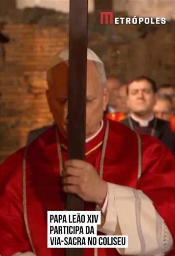 O #papaLeão XIV participa nesta sexta-feira (3/4) da tradicional #ViaSacra no #Coliseu, em Roma. A cerimônia relembra o percurso de #JesusCristo desde a condenação até o sepultamento, com Leão conduzindo a cruz por todas as 14 estações. Esta é a primeira Semana Santa sob a liderança de Leão XIV à frente da Igreja Católica. Leão já conduziu a cruz por todas as 14 estações. As meditações deste ano foram escritas pelo frei Francesco Patton, ex-custódio da Terra Santa. Os textos aproximam os relatos