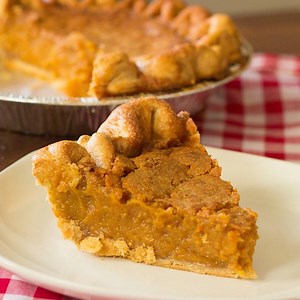 Sweet Potato Pie! Get the written recipe here: http://bit.ly/2cOKLul | My Recipe Panda