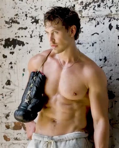 Viral Pop | Austin Butler shows off the physique for Men’s Health Magazine 👀💪 📸: @menshealthmag, @matthewbrookesphoto | Instagram