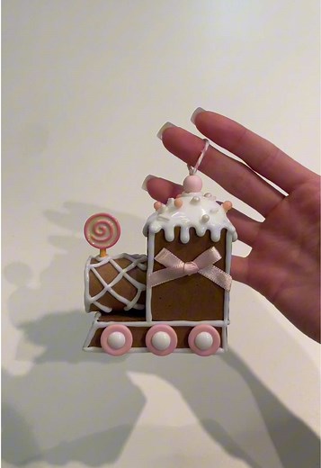 DIY Christmas Gingerbread Train Tutorial