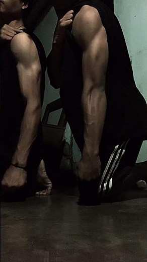 Short biceps vs long biceps 💪🏻