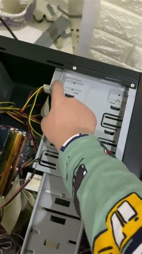 Guess what this computer operating system is 🤔￼￼