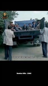 Bulgarda insaf yoktur:) . 🎥 Filmin İsmi: Banker Bilo Banker Bilo, 1980 yılında Ertem Eğilmez tarafından çekilen İlyas Salman, Meral Zeren ve Şener Şen'in başrollerinde olduğu Türk filmidir. Yönetmen - Ertem Eğilmez Yapımcı - Nahit Ataman Senarist - Yavuz Turgul, Sadık Şendil 🎥 Filmin Konusu: Maho (Şener Şen), Köylüsü Bilo'yu (İlyas Salman) ve yöreden birçok kişiyi Almanya'ya götürmek vaadiyle paralarını alır. Ancak onları Almanya'ya değil, İstanbul'a götürmektedir. Kamyon kasasında yapılan yol