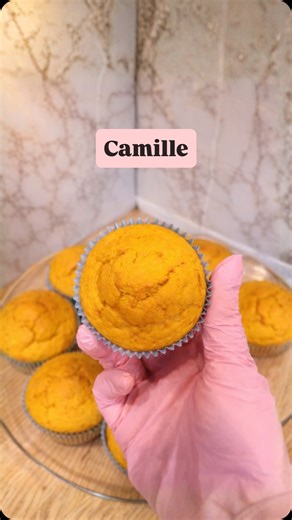 Ricette.e.TagliSicuri on Instagram: "Camille 👶🏻 -150 g di carote pulite -60 ml di olio evo -80 ml di latte (vaccino o vegetale non zuccherato) -50 ml di succo d’arancia fresco -80 g di farina 00 -70 g di farina di mandorle -1 bustina di lievito per dolci -Scorza grattugiata di ½ arancia non trattata Offrite sempre nei tagli sicuri adeguati all’età del vostro bimbo⚠️ ⬇️ Visita il link nella bio del mio profilo per vedere i miei libri ❤️😍 📌 I contenuti di questo video possono includere collabo