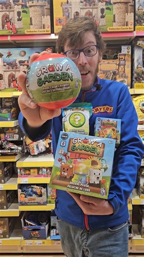 Viens découvrir les jouets du jeu Roblox Grow A Garden chez Smyths Toys ! 🌻🌱🦊 https://tinyurl.com/4e7s48my Disponible dans tous les magasins Smyths Toys et sur notre site à partir de 7,99€ avec les références 255166, 255167, 255192 et 255808 😊 Livraison standard offerte dès 29€ d'achat en France et en Belgique. Voir conditions en ligne 📦 | Smyths Toys Superstores FR