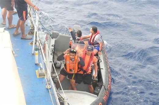 3 Filipino fishermen injured in Chinese ships' water cannon attack | ABS-CBN News