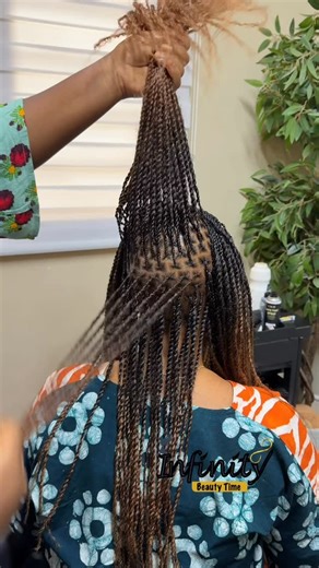 infinitysaloon (mary hamis) on Instagram: "Afro twist braid ✋hii inch 14 Mixed color Inch 18 Ni nyepesi Hair @infinity_hairstore Washable -As times goes by the hair become more beautiful Price 100000 large size Medium size 120000 Small size 150000 Hii size kwenye picha ni 150000"