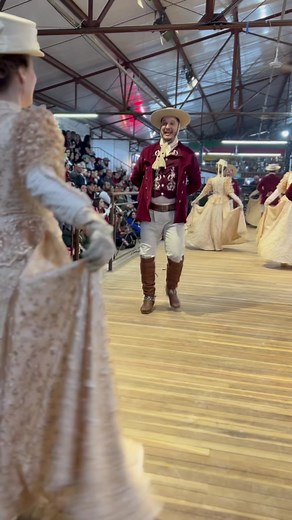 Centenária União Gaúcha com a dança da Chimarrita 😍 #riograndedosul #tradicaogaucha #culturagaucha | O mundo do CTG